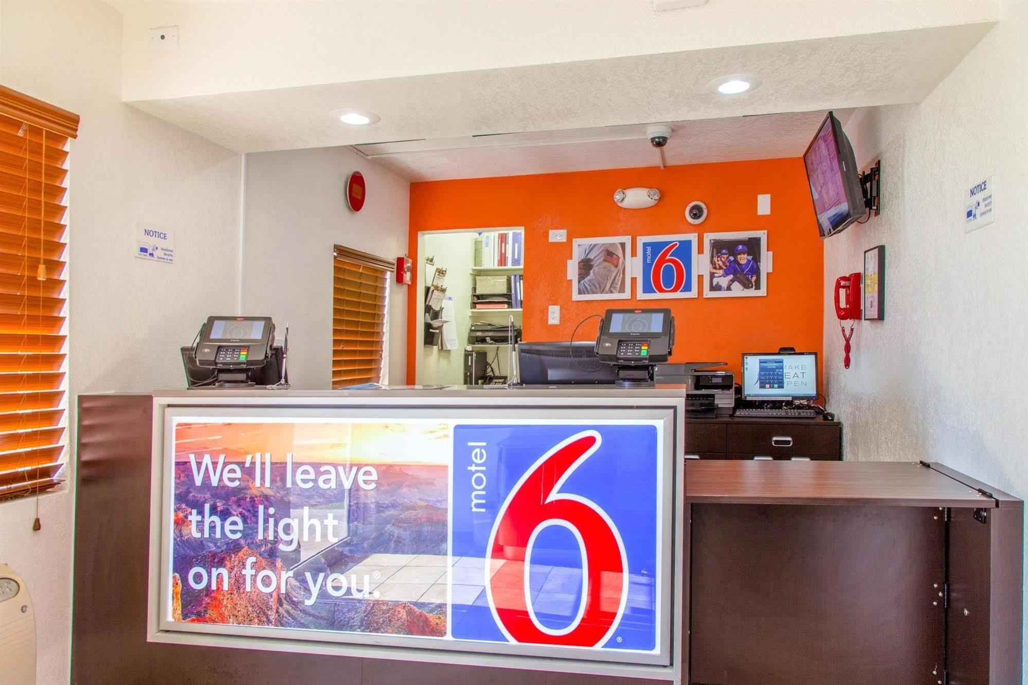 Motel 6-Phoenix, Az - Airport - 24Th Street Bagian luar foto